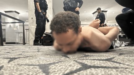 Lourdement armé, venu de Californie, ingénieur et enseignant… Ce que l&rsquo;on sait de l&rsquo;homme armé qui a tenté de tirer lors du dîner de gala auquel assistait Donald Trump