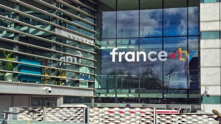 Le rapport du député Charles Alloncle sur l&rsquo;audiovisuel public a été adopté par la commission d&rsquo;enquête