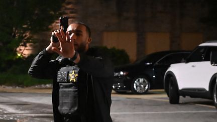 Evacuation de Donald Trump, bouclage de l&rsquo;hôtel, évaluation de la menace… Le protocole de sécurité mis en place par le Secret Service au gala de la presse était-il à la hauteur ?