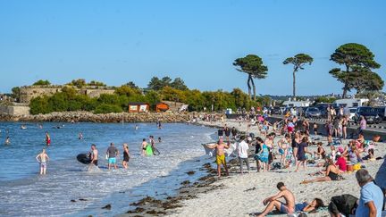 Hausse du prix des carburants, inflation… Les Français optent pour la proximité et la sécurité pour les vacances d&rsquo;été