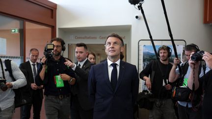 Médecins étrangers : on vous résume la polémique après les propos d&rsquo;Emmanuel Macron dénonçant « les mabouls » qui veulent « se fâcher avec l&rsquo;Algérie »