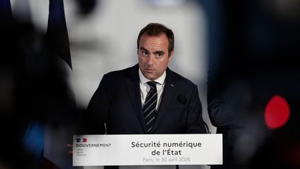 Prix du carburant : le plafonnement maintenu par TotalEnergies « va dans le bon sens », juge Sébastien Lecornu