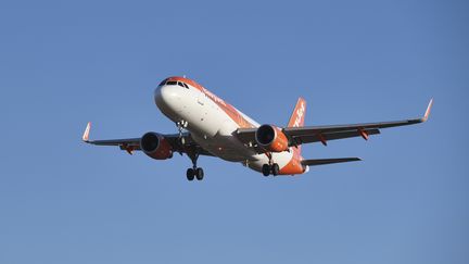 Aéroport de Paris-Orly : un avion contraint de « remettre les gaz » au moment d&rsquo;atterrir à cause d&rsquo;un tir de mortier