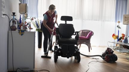 Prix des carburants : « On attendait impatiemment un geste » du gouvernement, déplore Loïc Gobé, représentant du secteur de services à la personne