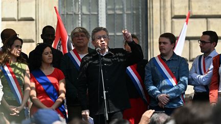 « Nous sommes prêts ! » : dans la manifestation du 1er-Mai, Jean-Luc Mélenchon met le cap sur la présidentielle 2027