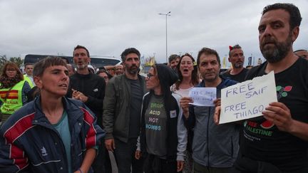 Deux militants de la « flottille pour Gaza », interceptée au large de la Grèce, sont arrivés en Israël pour être interrogés