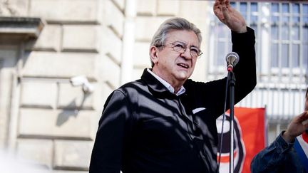 Jean-Luc Mélenchon, invité du « 20 heures » de TF1 dimanche, doit officialiser sa candidature pour la présidentielle 2027