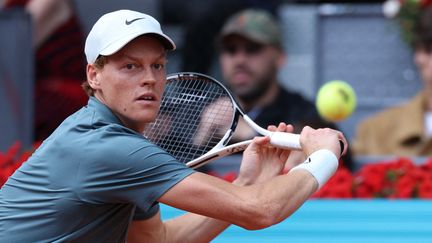 Invaincu sur terre battue cette saison, Jannik Sinner s&rsquo;offre un premier sacre à Madrid face à Alexander Zverev
