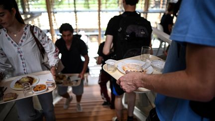 « Ça fait une énorme différence ! » : les repas à 1 euro désormais accessibles à tous les étudiants