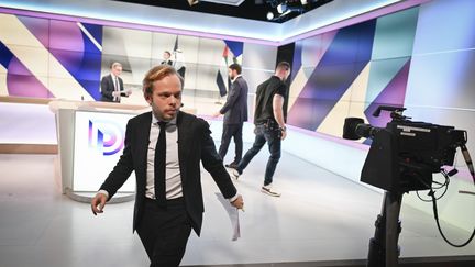 Comment la rédaction de France Télévisions a-t-elle couvert les travaux de la commission d&rsquo;enquête parlementaire sur l&rsquo;audiovisuel public ?