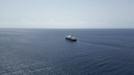 Un deuxième cas d&rsquo;hantavirus confirmé et cinq autres suspectés sur un bateau de croisière au large du Cap-Vert, annonce l&rsquo;OMS
