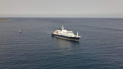 Mesures d&rsquo;isolement, inquiétude des passagers… Comment s&rsquo;organise la vie à bord du bateau de croisière « MV Hondius » face à l&rsquo;hantavirus ?