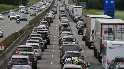 « Partir tôt en matinée, ou tard le soir » : Bison Futé voit rouge pour le pont du 8-Mai