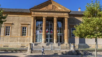 « Un travail inutile, bâclé, risqué » : un ex-dentiste condamné à six ans de prison pour des dizaines de mutilations en Lozère
