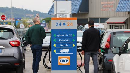 Le retour en force de la prime Macron fortement envisagé pour soutenir les salariés pénalisés par la hausse des carburants