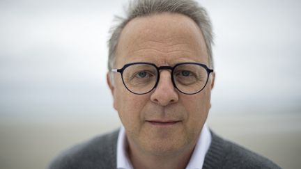 Son invention a permis de soigner les brûlés de Crans-Montana en utilisant des vers marins : un biologiste français finaliste du Prix de l&rsquo;inventeur européen 2026