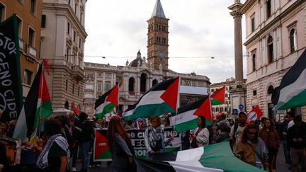 « Monstrueux, indigne et inhumain » : la vidéo de militants de la « flottille pour Gaza » agenouillés indigne plusieurs gouvernements, dont celui d&rsquo;Israël
