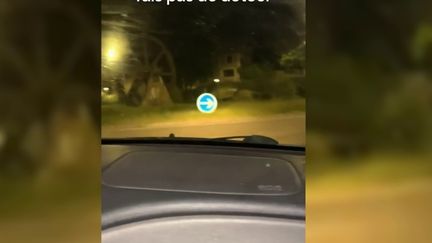 « L’objectif, c’est d’être visible sur les réseaux sociaux » : des jeunes se filment en traversant tout droit des ronds-points, un phénomène qui inquiète les autorités