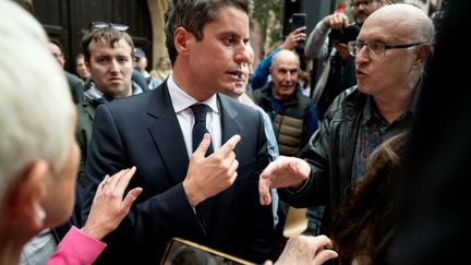 « Quand vous êtes vraiment habité par un sujet, vous ne sautillez pas d’un ministère à l’autre » : l’ascension éclair de Gabriel Attal, l' »homme pressé » qui espère conquérir l’Elysée