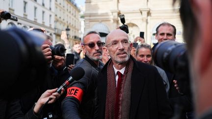 L&rsquo;art est « fait pour divertir, mais aussi pour avertir » : à Cannes, le prix Goncourt Laurent Mauvignier soutient les signataires de la tribune anti-Bolloré