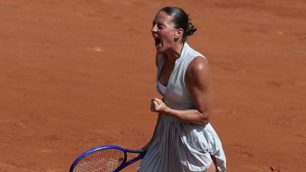 « Ce matin, à 100 mètres de la maison de mes parents, un missile est tombé » : une qualification pleine d’émotion à Roland-Garros pour l&rsquo;Ukrainienne Marta Kostyuk