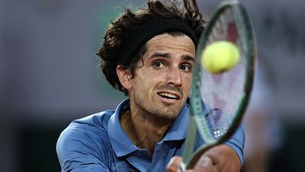 Roland-Garros 2026 : 4h09 de combat au bout de la nuit… Le résumé de la défaite de Pierre-Hugues Herbert contre Lorenzo Sonego