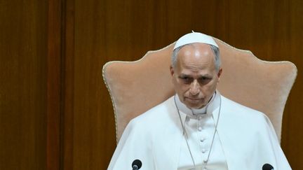 « De nouvelles formes d’esclavage » : dans sa première encyclique, le pape Léon XIV appelle à « désarmer » l’intelligence artificielle pour « l’empêcher de dominer l’humain »