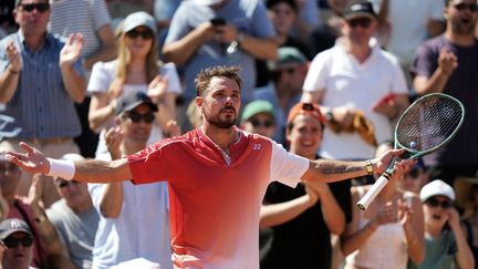 « C&rsquo;est dur, je n&rsquo;ai pas envie de vous dire au revoir »… Stan Wawrinka débordé par l&rsquo;émotion après son dernier match à Roland-Garros