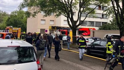 Incendie criminel à Décines-Charpieu : trois jeunes âgés de 16 à 18 ans mis en examen
