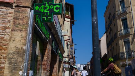 Épisode « inédit » de fortes chaleurs : la température va encore monter mercredi en France alors que le record de température pour un mois de mai a été battu