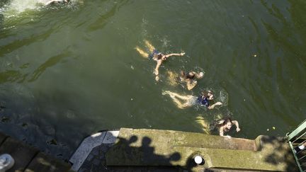 Canicule : la vigilance orange s&rsquo;élargit à Paris et sa petite couronne pour la journée de jeudi alors que Sébastien Lecornu va tenir une réunion interministérielle