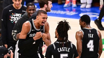 NBA : Victor Wembanyama et les Spurs rejoignent les New York Knicks en finale, après un exploit en Oklahoma lors du match 7
