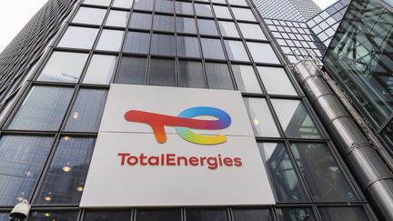 Hausse des prix des carburants : la CFDT propose une « taxation exceptionnelle » de TotalEnergies, la CGT appelle à « nationaliser » l&rsquo;entreprise
