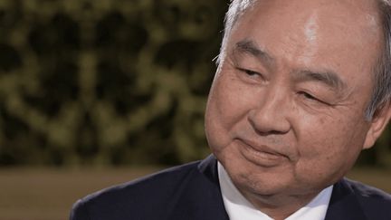 « Ce à quoi nous nous sommes déjà engagés, nous nous y tiendrons », assure Masayoshi Son, le président de Softbank, qui promet 75 milliards d&rsquo;euros d&rsquo;investissements dans l&rsquo;IA