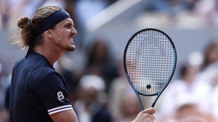 Alexander Zverev élimine Jakub Mensik en quatre sets et se qualifie pour sa deuxième finale à Roland-Garros