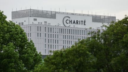 « Des soins de tout premier ordre » : comment un patient américain ayant contracté le virus Ebola a été soigné