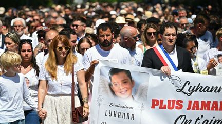 « Notre petit monde s&rsquo;est effondré » : la famille et les habitants de Fleurance rendent hommage à Lyhanna