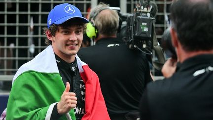 F1 : cinquième victoire consécutive pour Kimi Antonelli, sa première à Monaco, après une fin de course folle, Isack Hadjar termine troisième