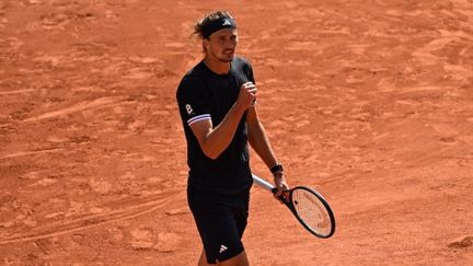 Roland-Garros 2026 : Alexander Zverev remporte en cinq sets le premier Grand Chelem de sa carrière en battant Flavio Cobolli en finale