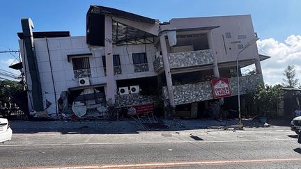 Aux Philippines, un séisme de magnitude 7,8  fait au moins trois morts et de nombreux bâtiments effondrés