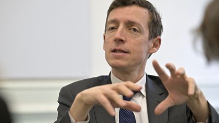 Le ministre de l’Education nationale « souhaite que plus aucun examen ne se déroule l’après-midi », alors que le baccalauréat débute demain en même temps qu’un épisode de chaleur