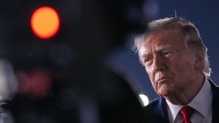 « Son comportement fait parler » : pourquoi la santé de Donald Trump, qui fête ses 80 ans, est observée avec soin aux Etats-Unis