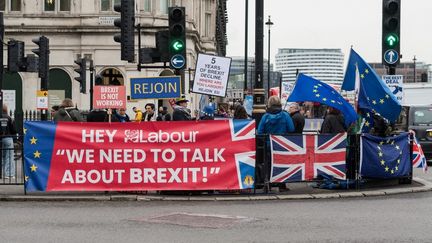 « La polarisation n’a fait que croître » : comment le Brexit structure encore la vie politique britannique, dix ans après le référendum