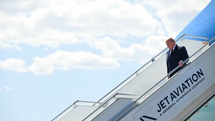 Sommet du G7 : Donald Trump a atterri à Genève avant de rejoindre Emmanuel Macron à Evian pour un premier entretien bilatéral