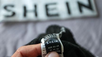 Les parlementaires trouvent un accord sur la loi anti fast-fashion, ouvrant la voie à l’adoption définitive du texte