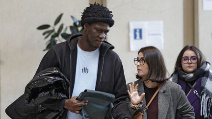 Le rappeur Doums jugé pour violences habituelles perpétrées entre 2017 et 2025 sur son ex-compagne Adèle Exarchopoulos