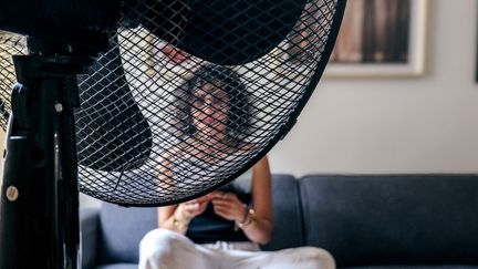 Cinq départements du nord de la France placés en vigilance orange aux orages, 53 autres toujours en alerte canicule