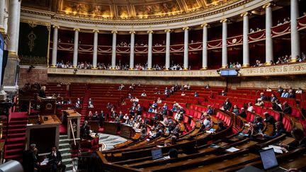Deux députés demandent à la présidente de l&rsquo;Assemblée nationale d&rsquo;instaurer des tests de dépistage antidrogue