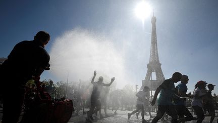 « Les journées les plus chaudes jamais mesurées en France » : à quel point cet épisode caniculaire s’annonce-t-il « étendu, durable et intense » ?