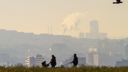 Plusieurs départements en alerte rouge à la pollution de l&rsquo;air lundi en raison de la canicule